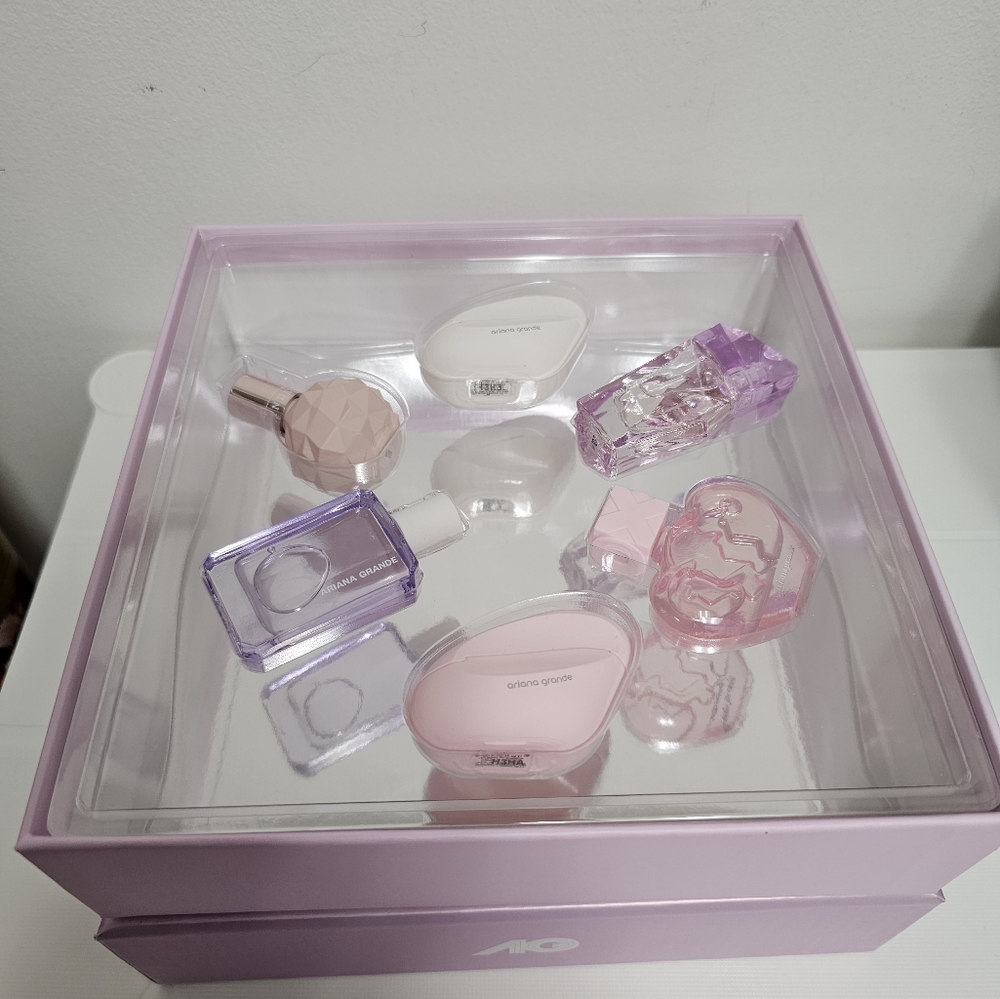 Ariana Grande 6 Piece Mini Coffret Limited Edition Holiday Fragrance Gift Set - Picture 6 of 6